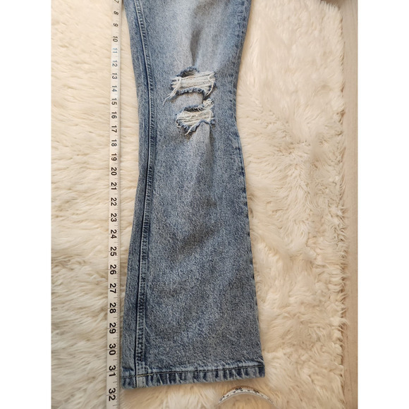 H&M Womens Blue Solid Mid‎ Rise Cotton Distressed Straight Jeans Size 8 - Picture 7 of 7